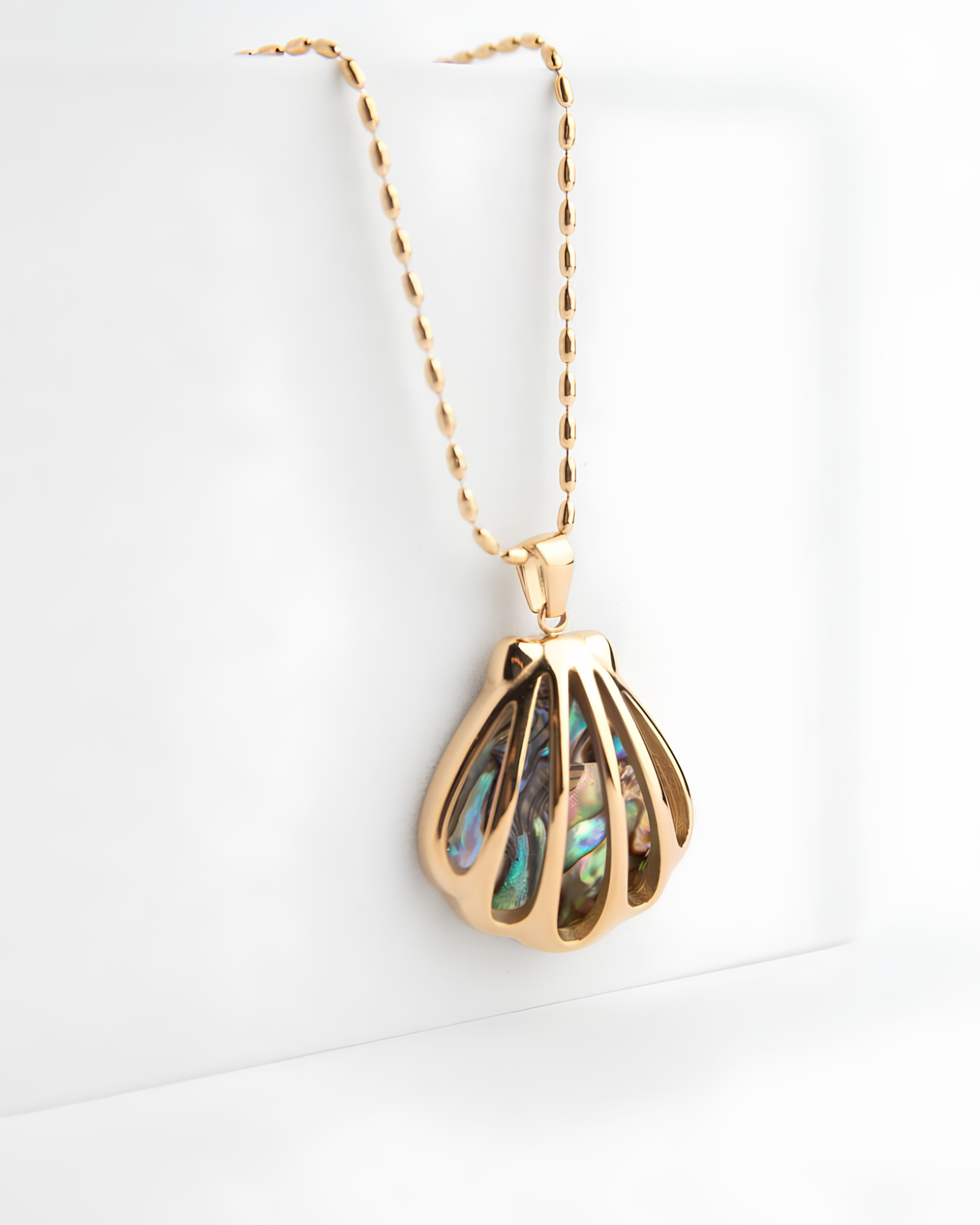 Emerald Shell Pendant - Image 4