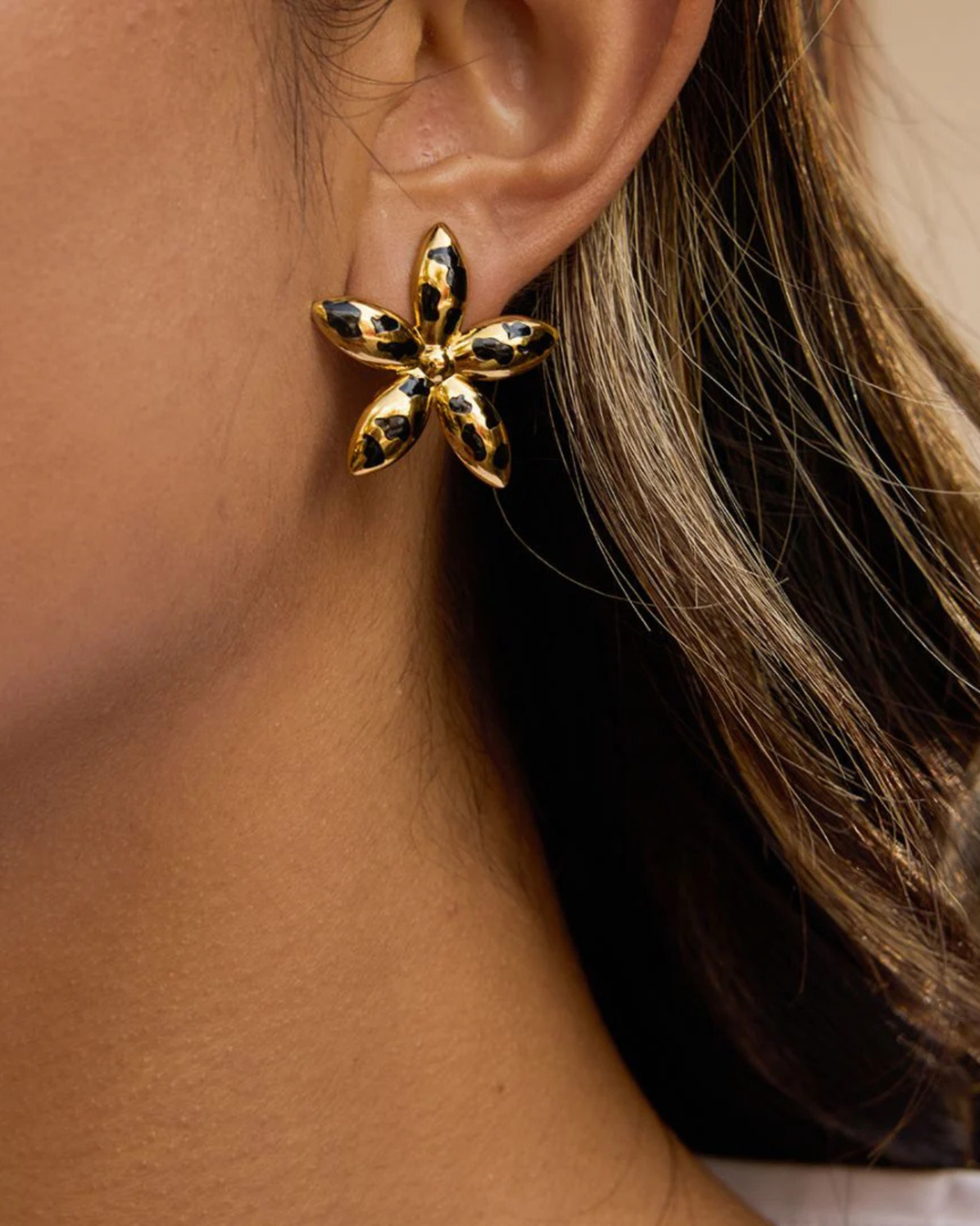 Noir Bloom Earrings