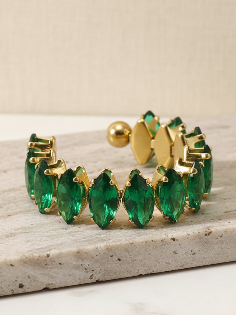 Green Stone Line Band Ring - Image 2