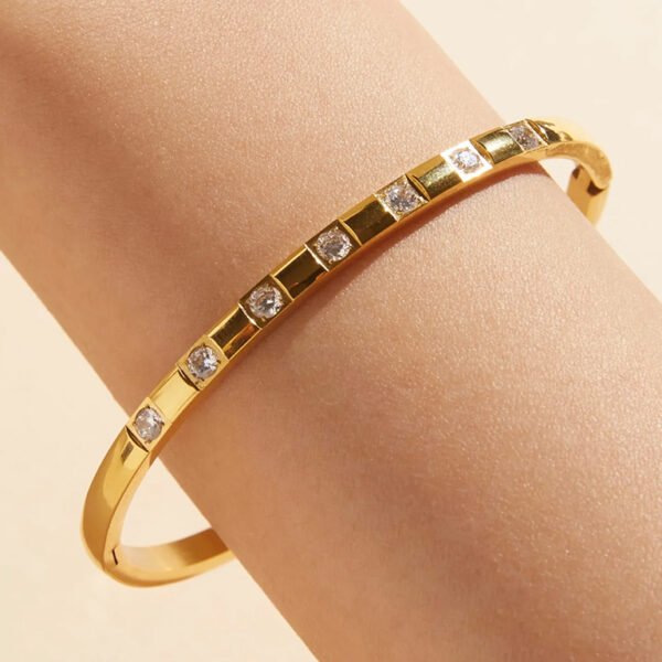 Minimal Stone Bracelet