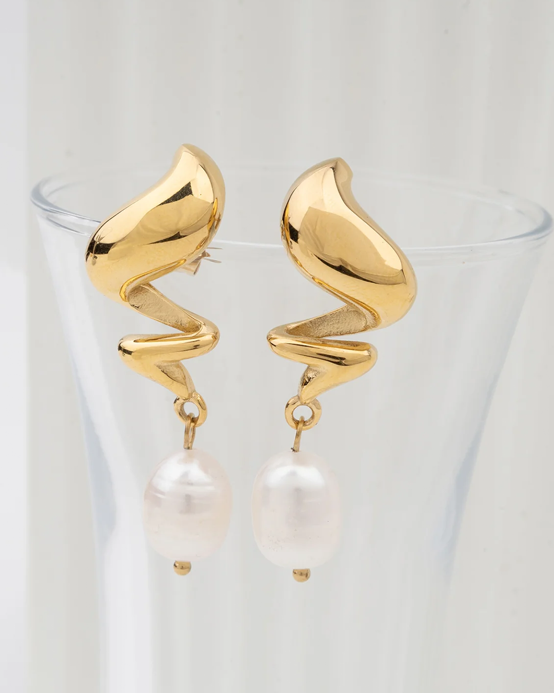 Pearl Twist Drop Earrings - Image 4