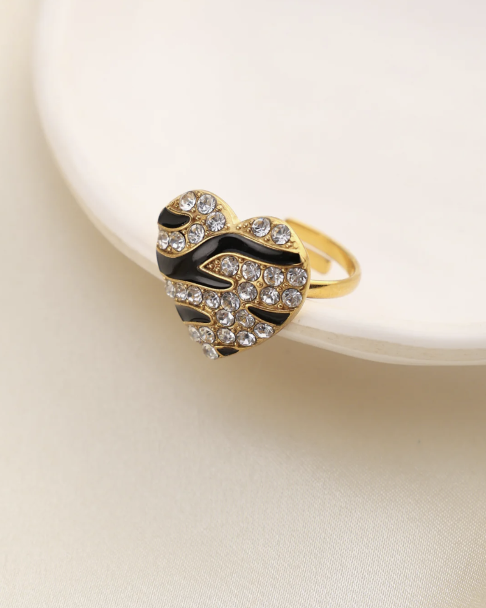 Zebra Pave Heart Ring - Image 4