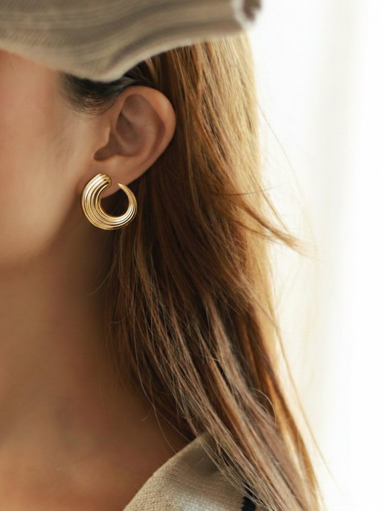 Solène Curve Earrings - Image 2