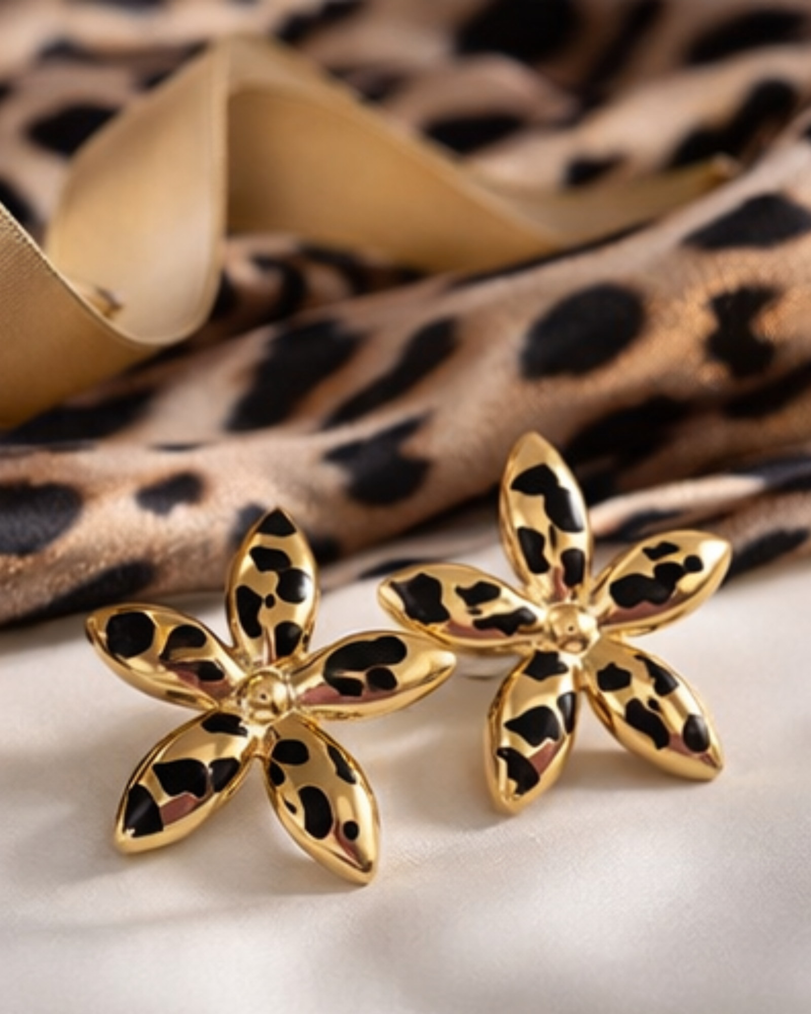 Noir Bloom Earrings - Image 4